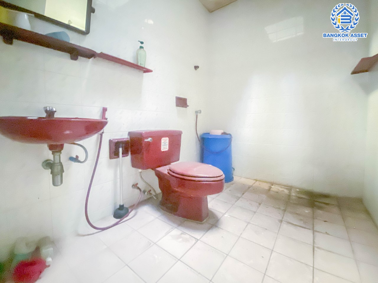 *****ทาวน์โฮมมือสอง ย่านกรุงเทพฯ ม.ซื่อตรง เสนานิคม1 ทาวน์โฮม 3 ชั้น เนื้อที่ 22.5 ตร.ว. ฟังก์ชัน 4 ห้องนอน 3 ห้องน้ำ จอดรถได้ 1 คัน เดินทางสะดวก เข้า-ออกได้หลายเส้นทาง ทั้ง ถ.พหลโยธิน, ถ.เกษตร-นวมินทร์, ถ.งามวงศ์วาน ใกล้รถไฟฟ้า "สถานีเสนานิคม"